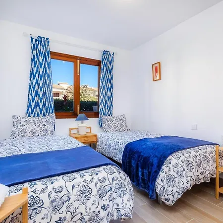 Nogueras Holiday home